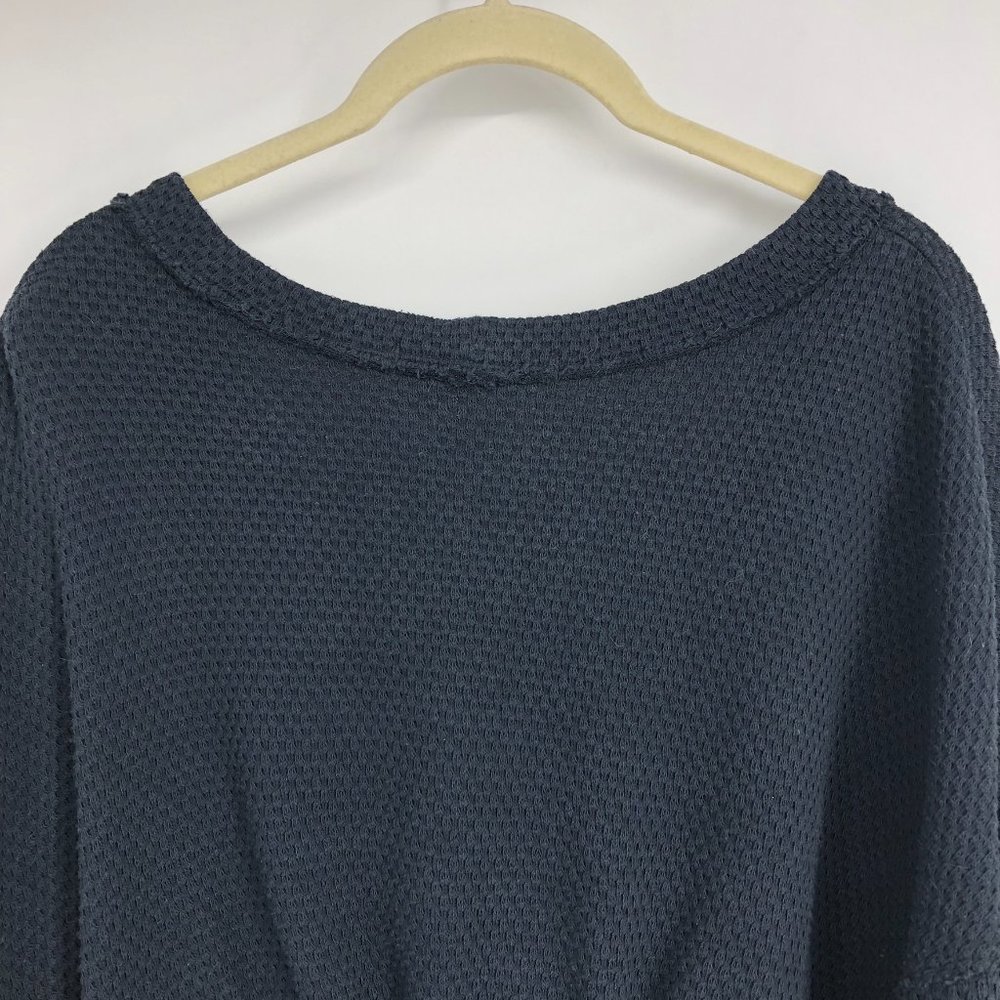 Free People Charcoal Fall For You V-Neck Long Sleeve Twist Front Cropped Tee M - Picture 9 of 15